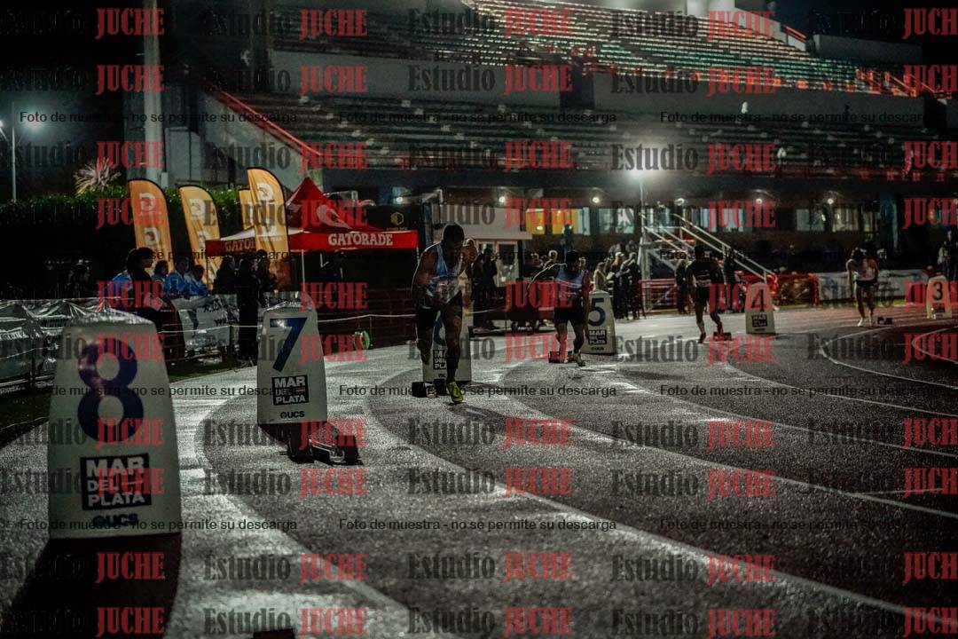 Fotos de los 400 m llanos de varones - deca 5 - serie 1