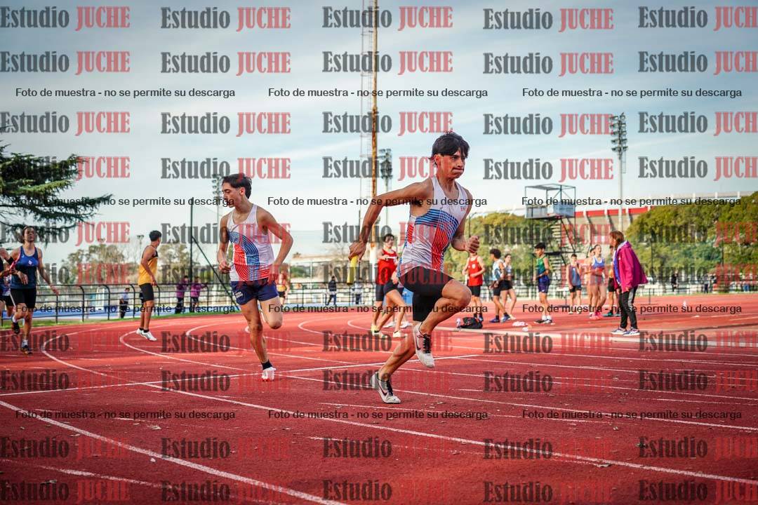 Fotos de las Postas 8x300 m mixta