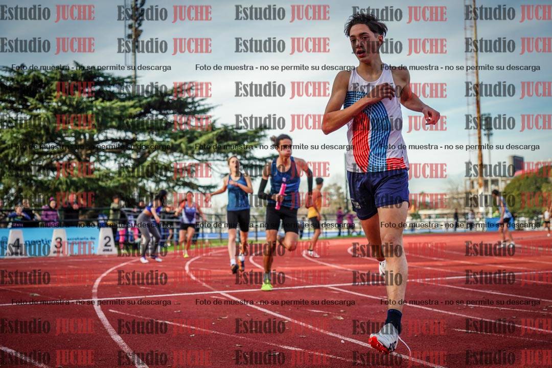 Fotos de las Postas 8x300 m mixta