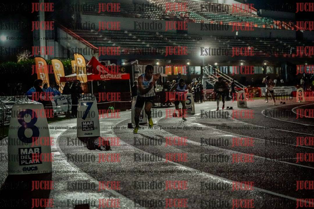 Fotos de los 400 m llanos de varones - deca 5 - serie 1