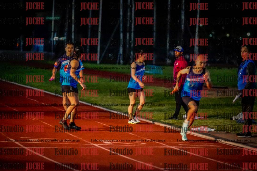 Fotos de las postas 4x400 m mixtas
