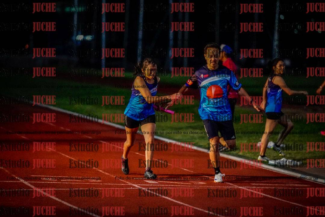 Fotos de las postas 4x400 m mixtas