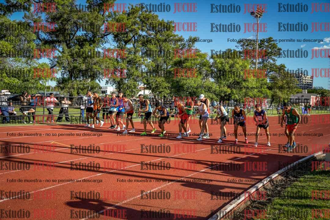 Fotos de los 3000 m llanos de varones