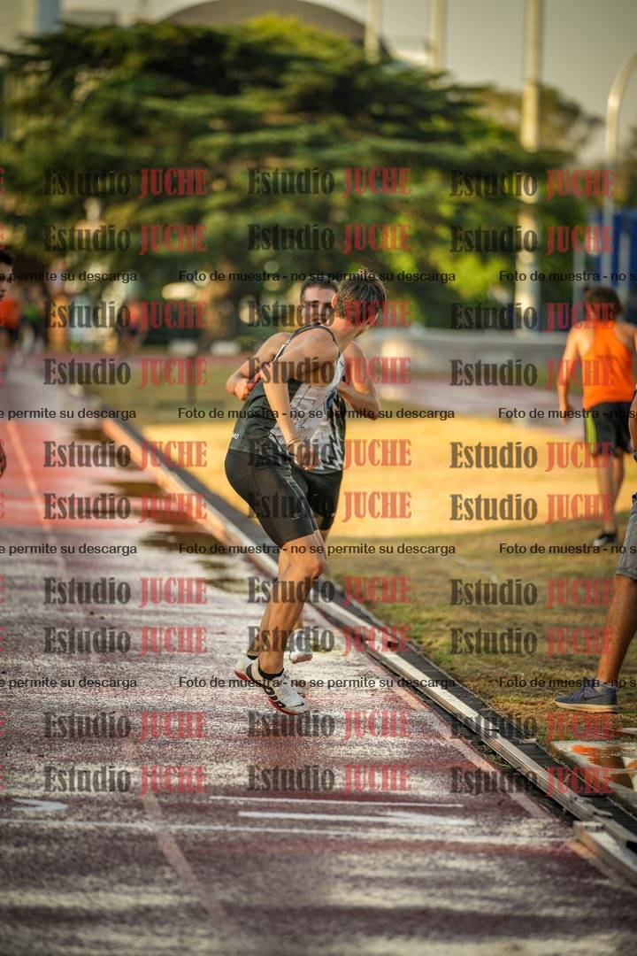 Fotos de las Postas 4x400 m de varones