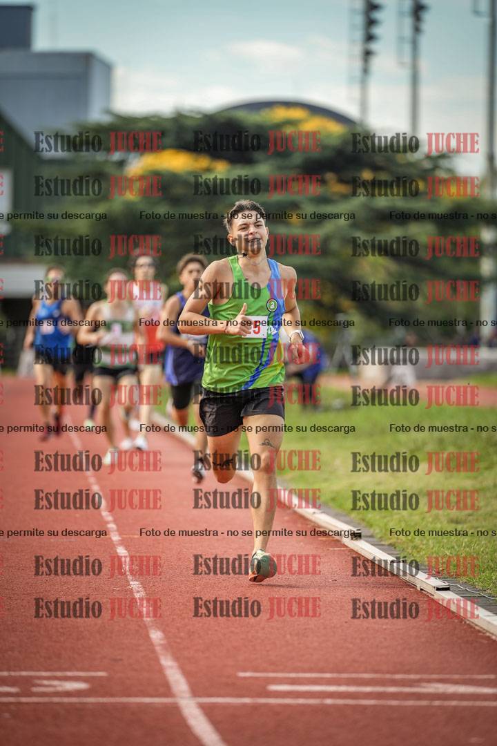 Fotos de los 800 m llanos de varones