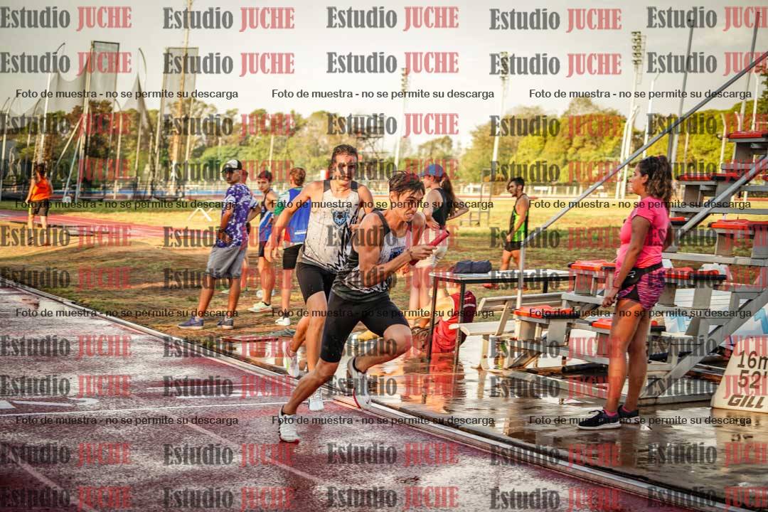 Fotos de las Postas 4x400 m de varones