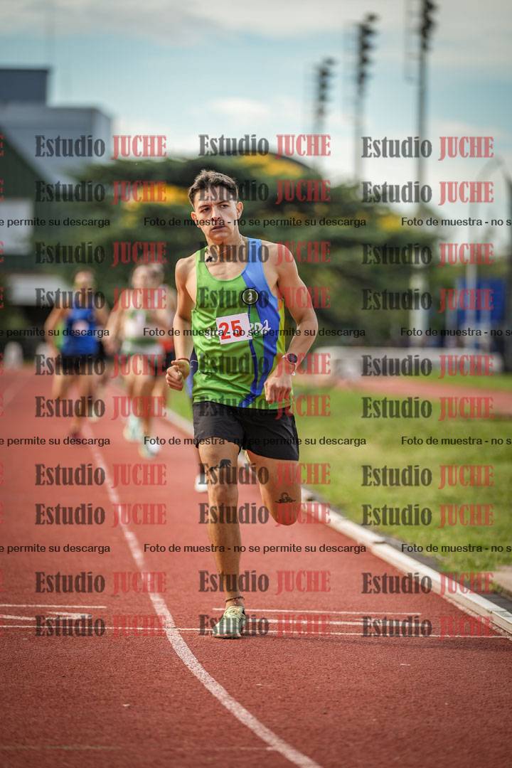 Fotos de los 800 m llanos de varones