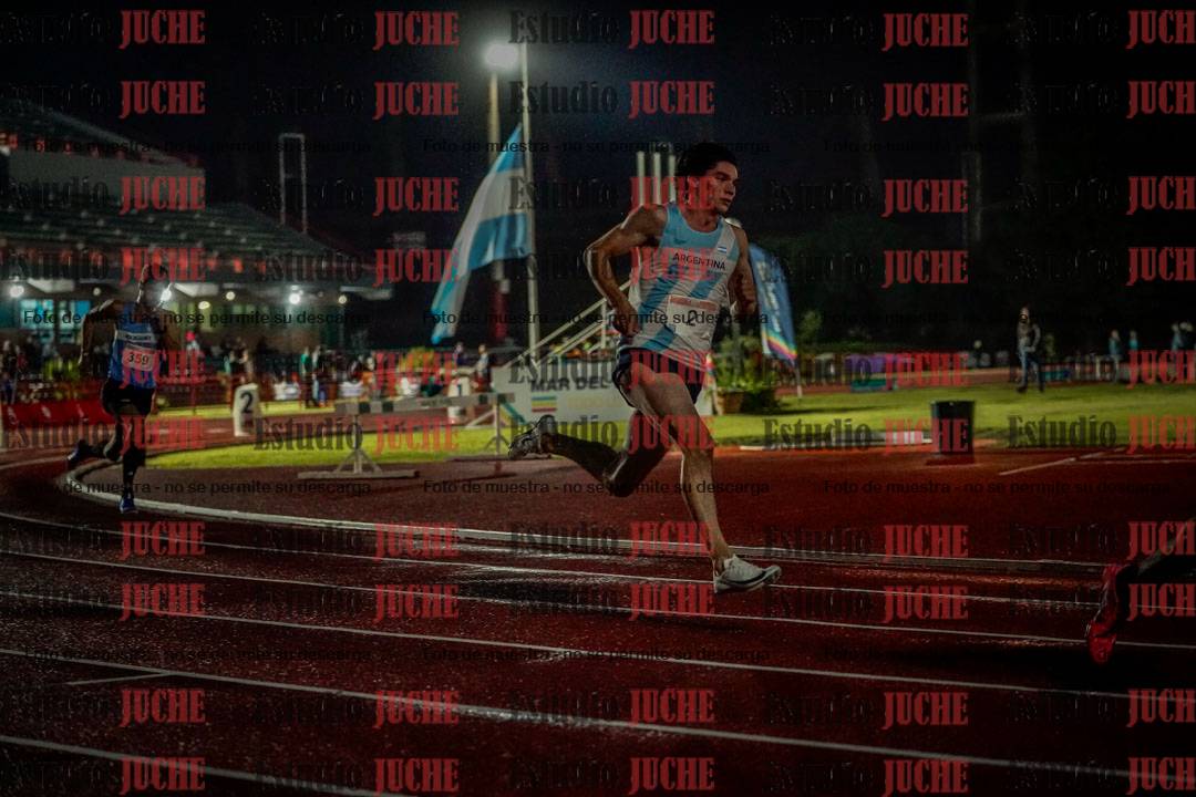 Fotos de los 400 m llanos de varones - deca 5 - serie 1