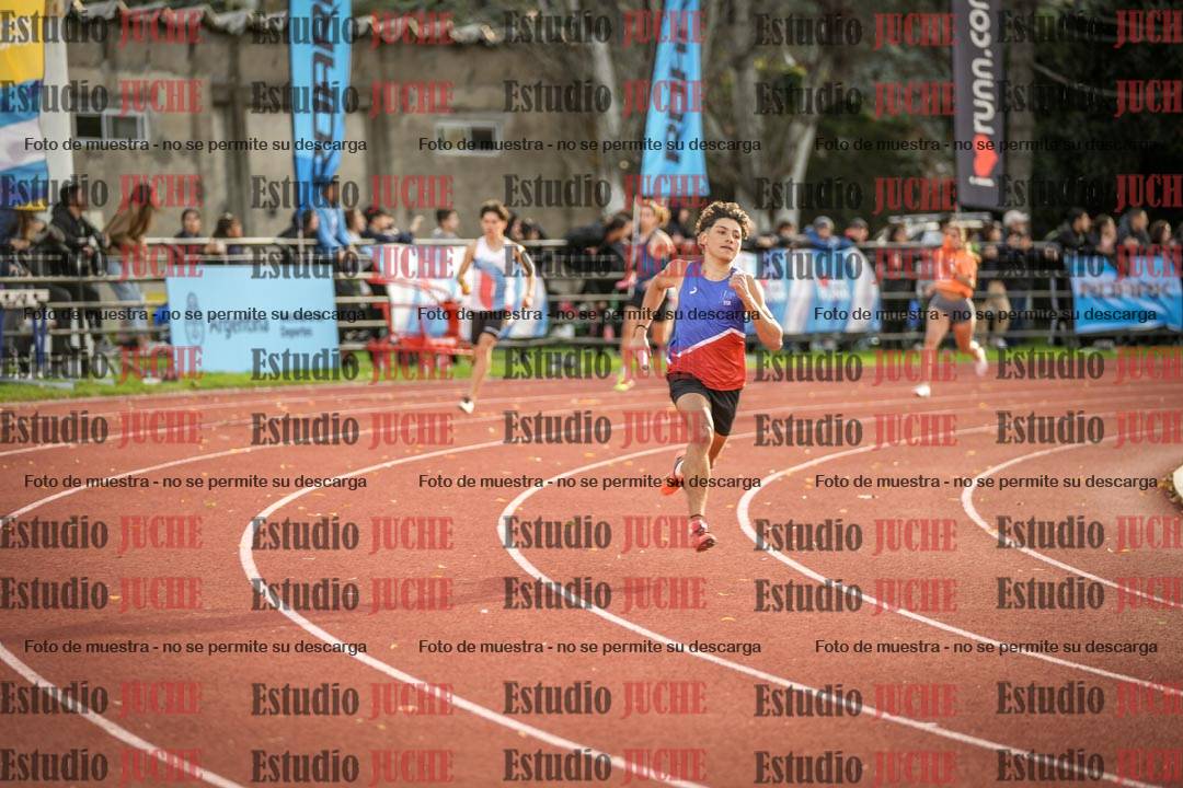Fotos de las Postas 8x300 m mixta