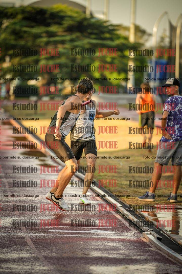 Fotos de las Postas 4x400 m de varones