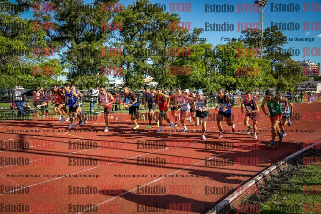 Fotos de los 3000 m llanos de varones
