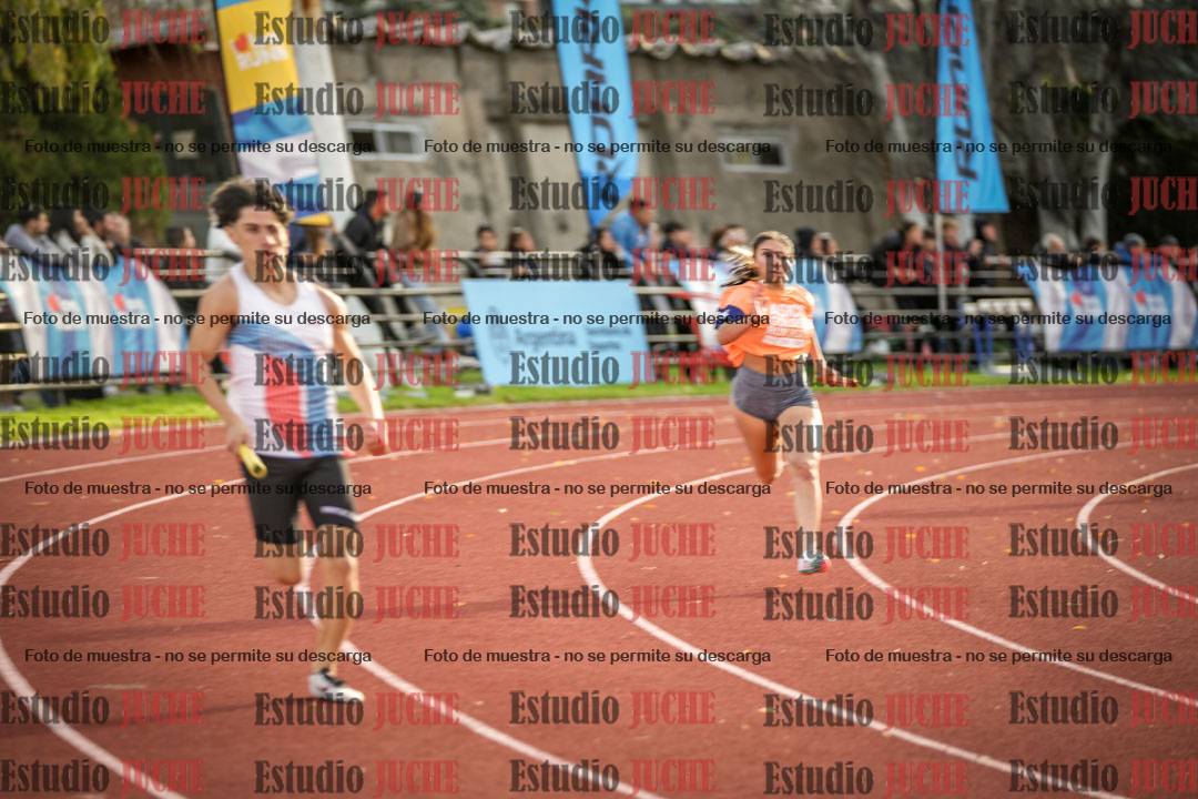 Fotos de las Postas 8x300 m mixta