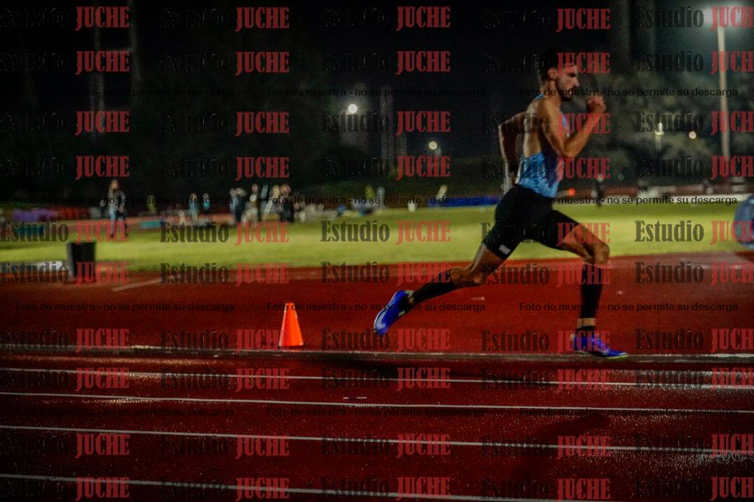 Fotos de los 400 m llanos de varones - deca 5 - serie 1
