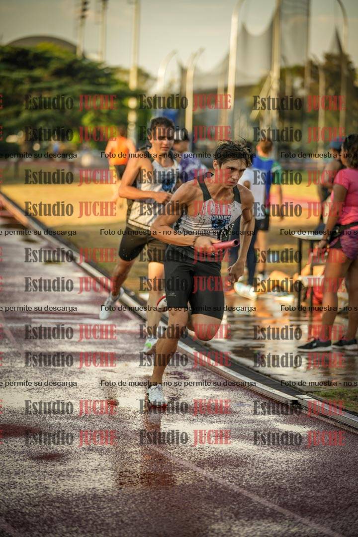 Fotos de las Postas 4x400 m de varones