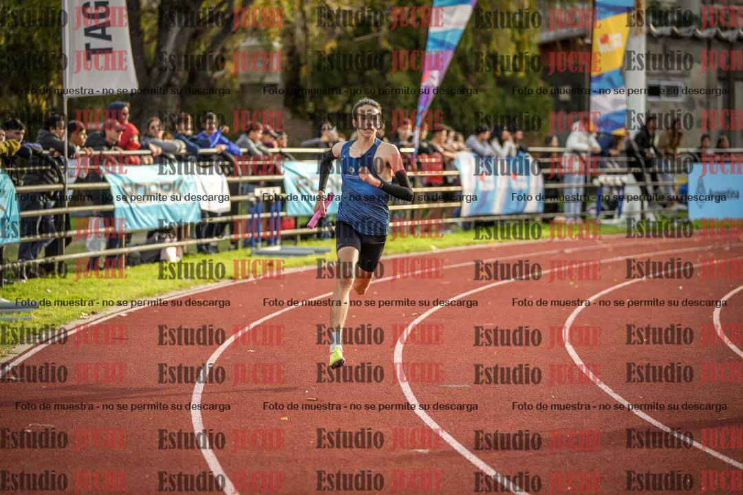 Fotos de las Postas 8x300 m mixta