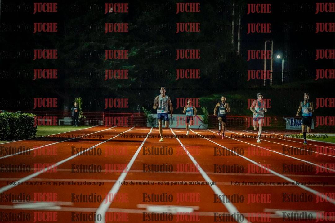 Fotos de los 400 m llanos de varones - deca 5 - serie 1