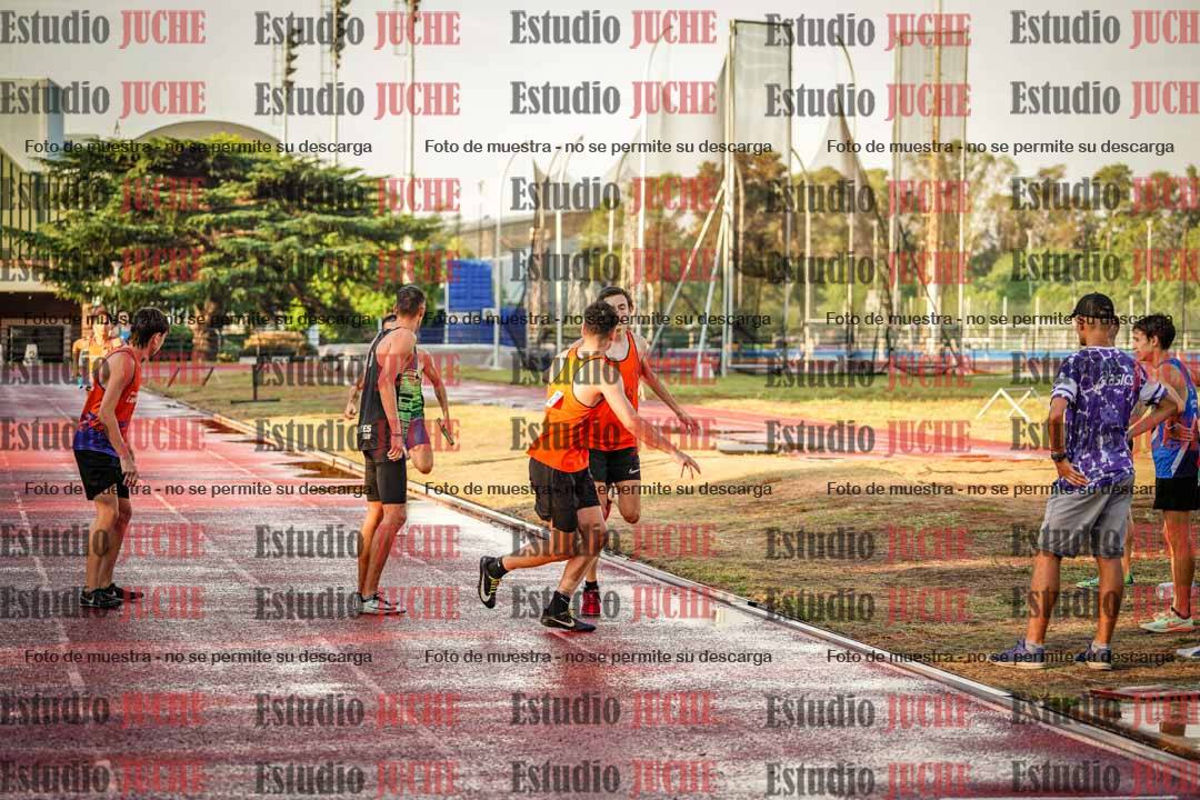 Fotos de las Postas 4x400 m de varones