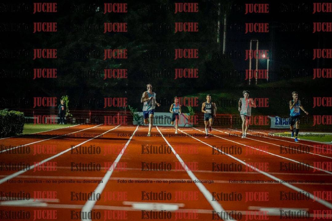 Fotos de los 400 m llanos de varones - deca 5 - serie 1