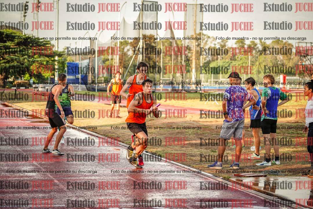Fotos de las Postas 4x400 m de varones