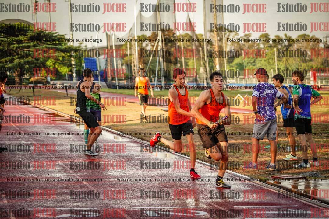 Fotos de las Postas 4x400 m de varones