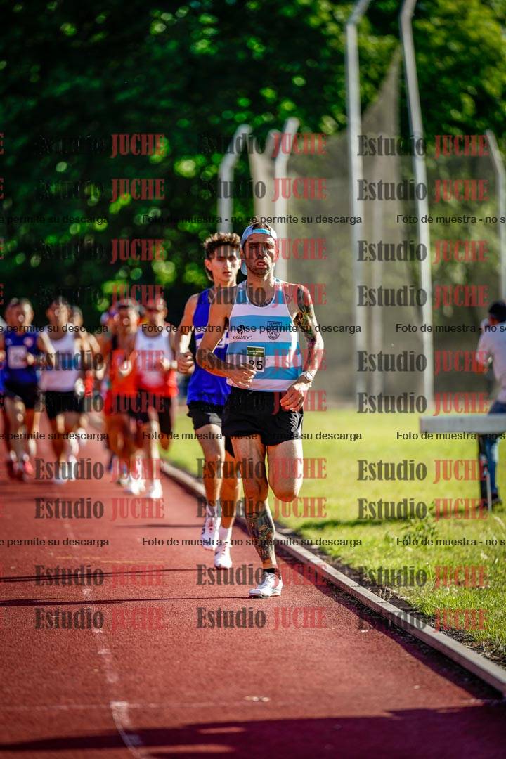 Fotos de los 3000 m llanos de varones