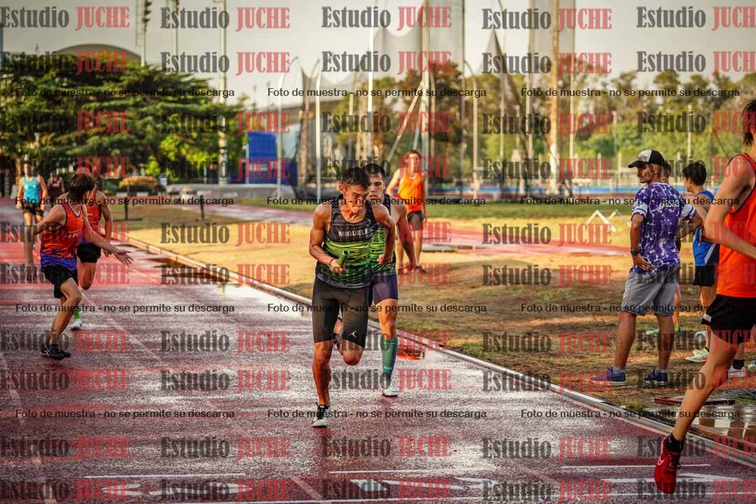 Fotos de las Postas 4x400 m de varones