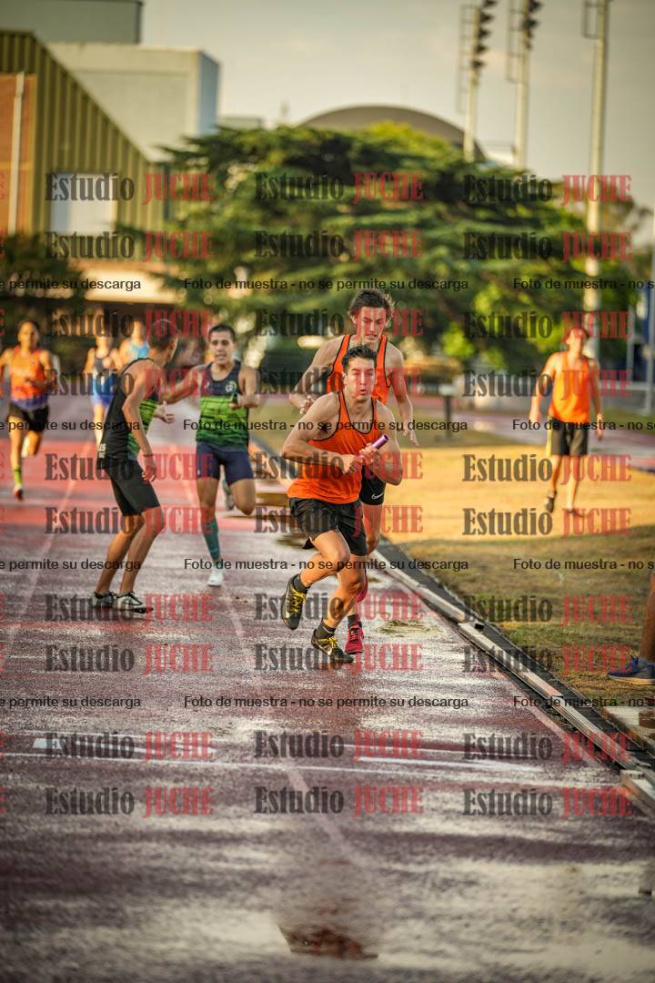 Fotos de las Postas 4x400 m de varones