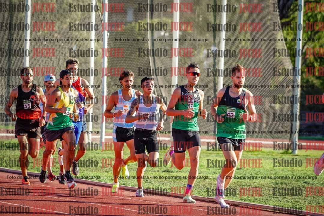 Fotos de los 3000 m llanos de varones