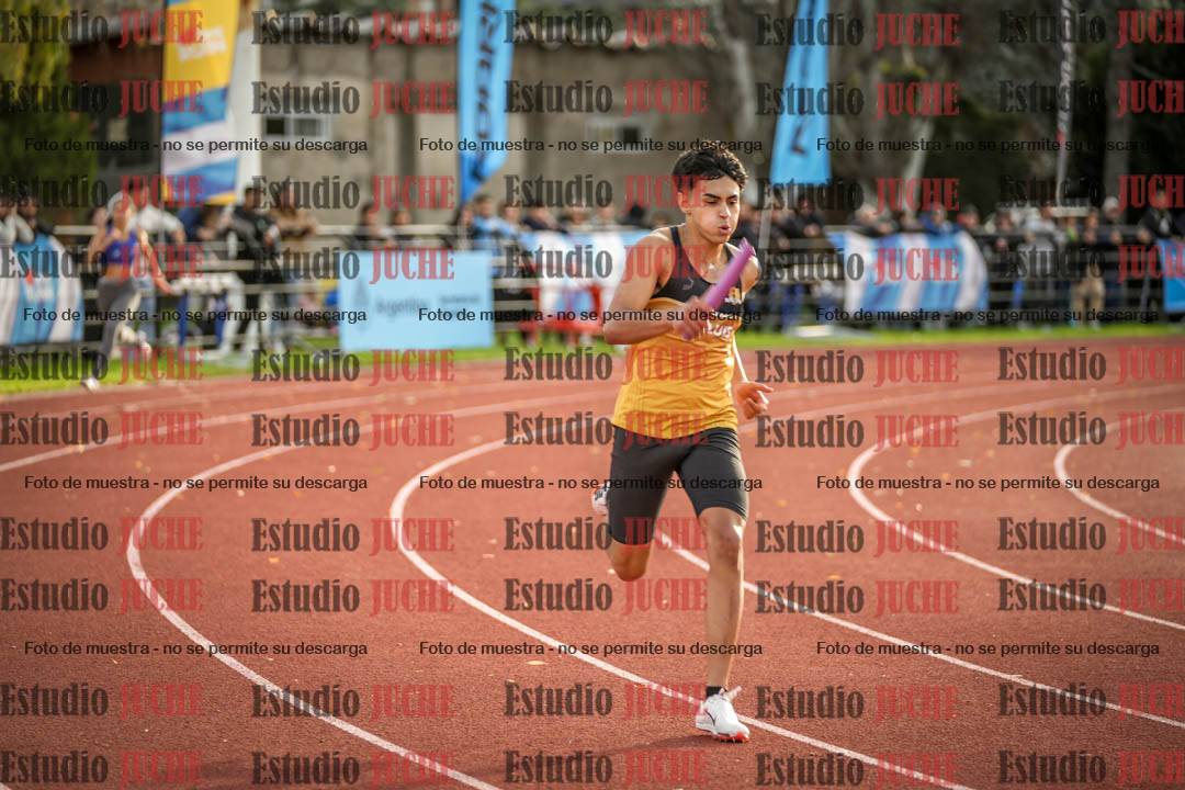 Fotos de las Postas 8x300 m mixta