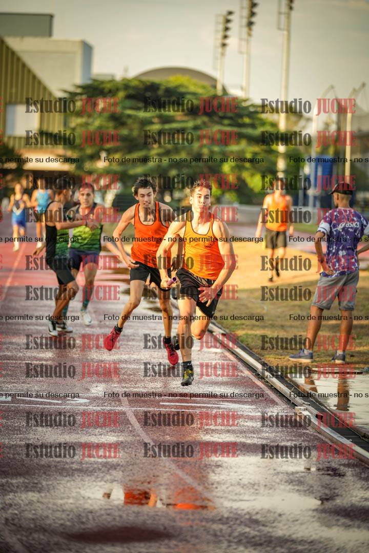 Fotos de las Postas 4x400 m de varones