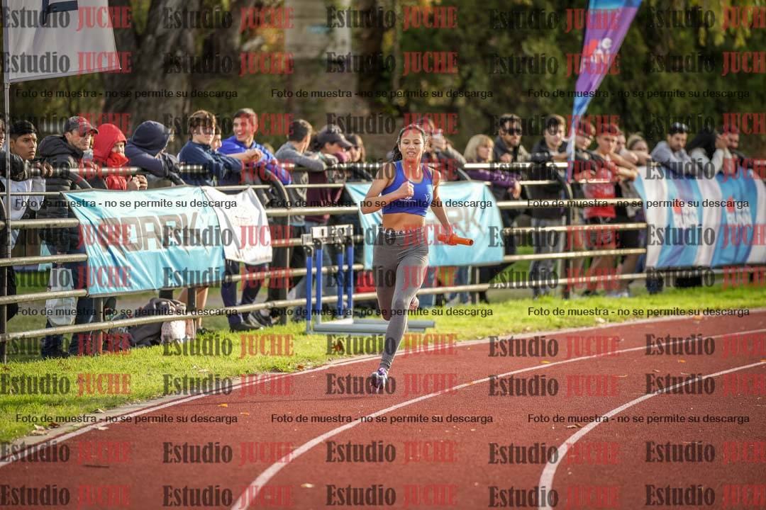 Fotos de las Postas 8x300 m mixta