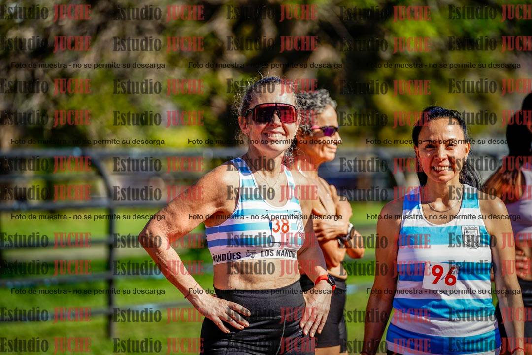 Fotos de los 5000 m llanos de mujeres y varones