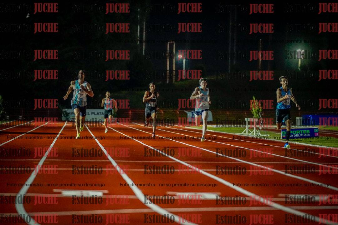 Fotos de los 400 m llanos de varones - deca 5 - serie 1