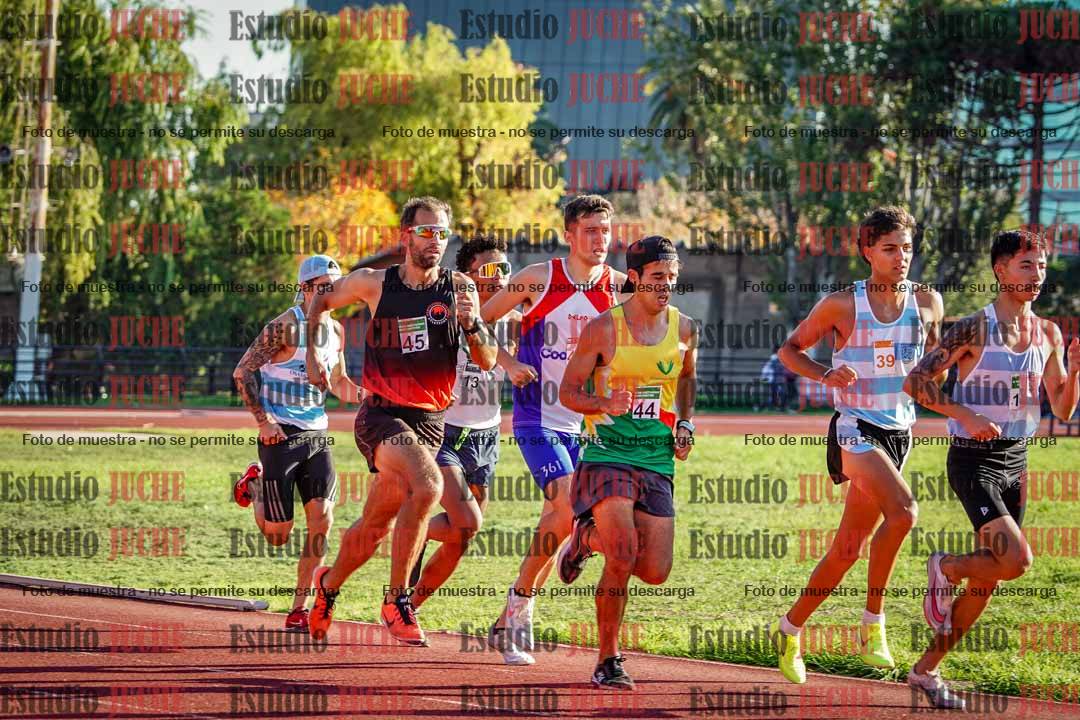 Fotos de los 3000 m llanos de varones