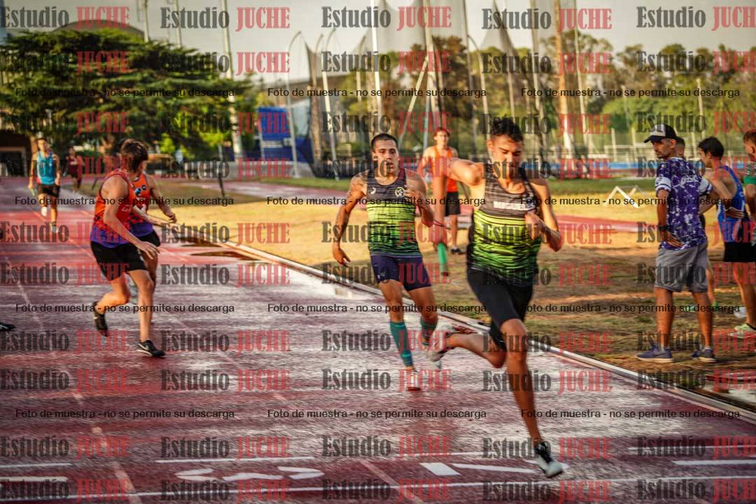 Fotos de las Postas 4x400 m de varones