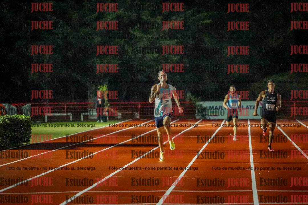 Fotos de los 400 m llanos de varones - deca 5 - serie 1