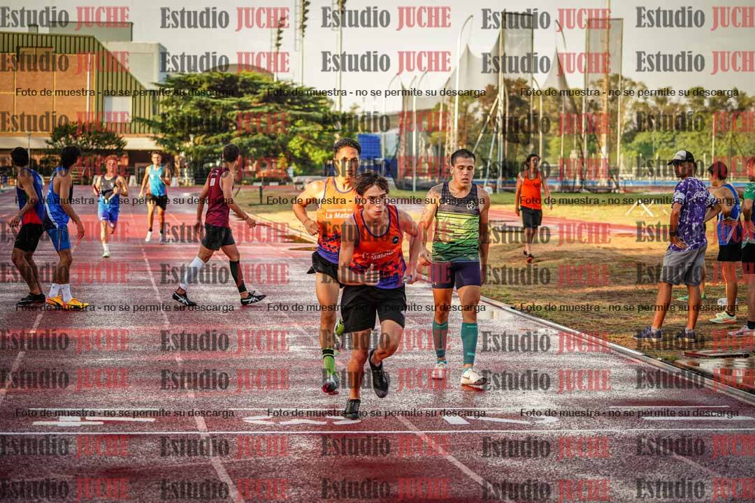 Fotos de las Postas 4x400 m de varones