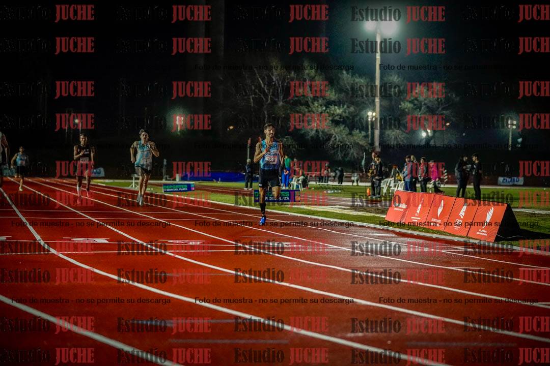 Fotos de los 400 m llanos de varones - deca 5 - serie 1