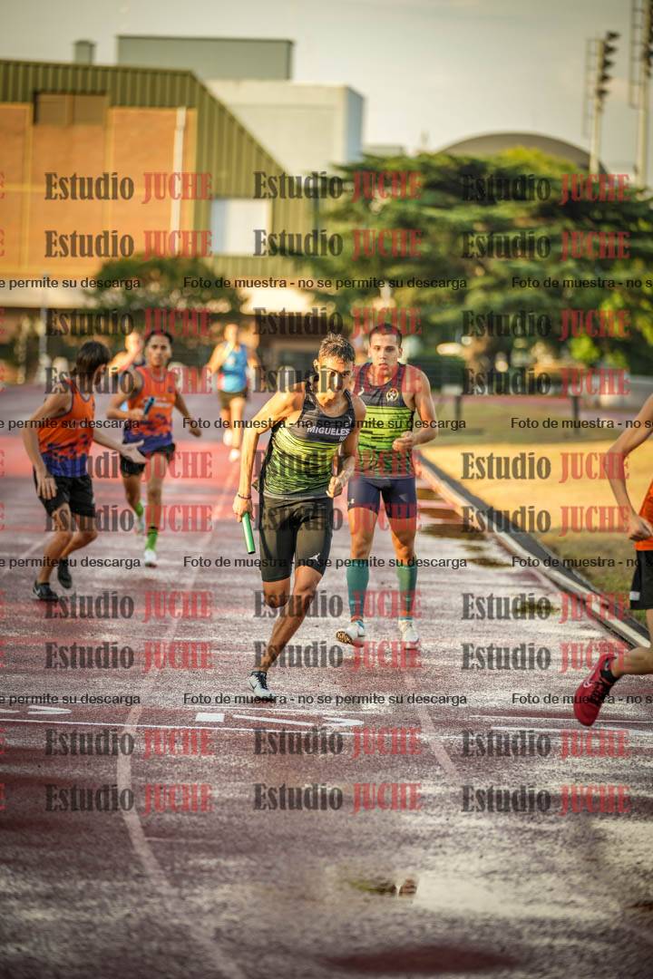 Fotos de las Postas 4x400 m de varones