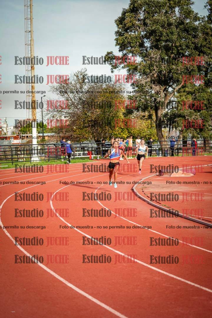 Fotos de las Postas 8x300 m mixta