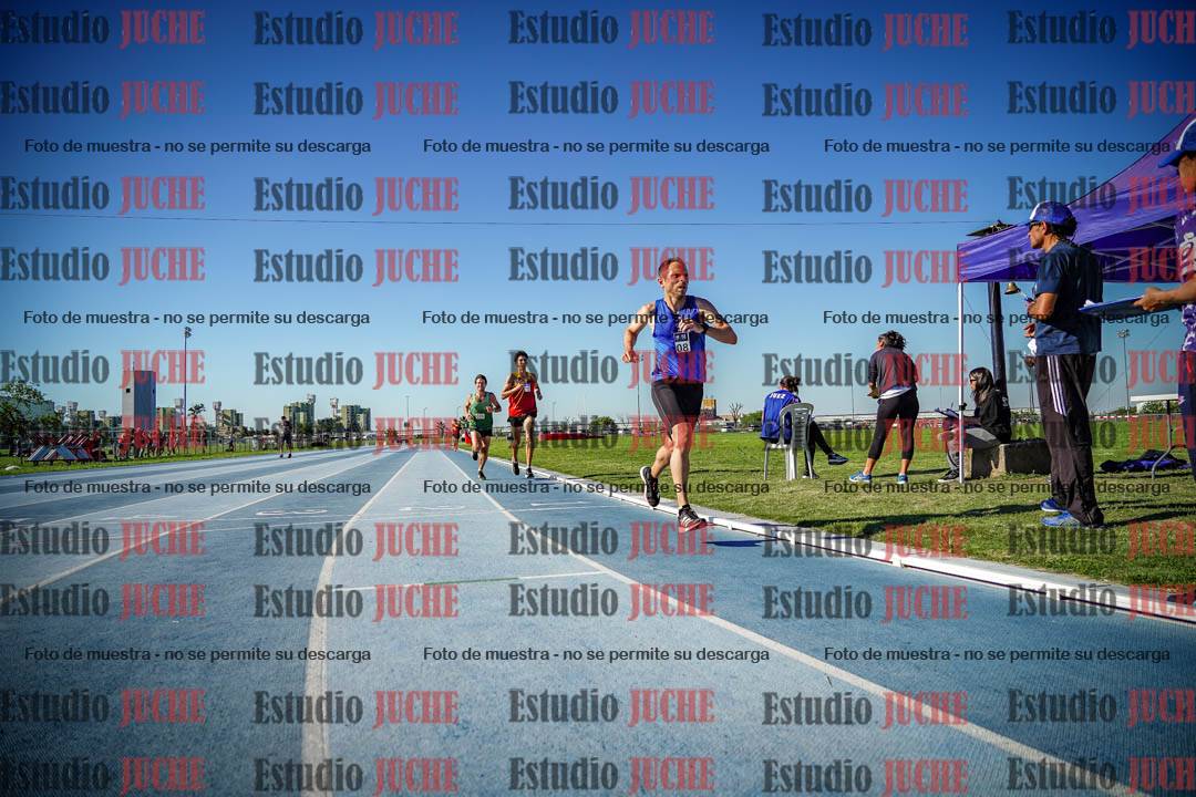 Fotos de los 3000 m llanos de varones
