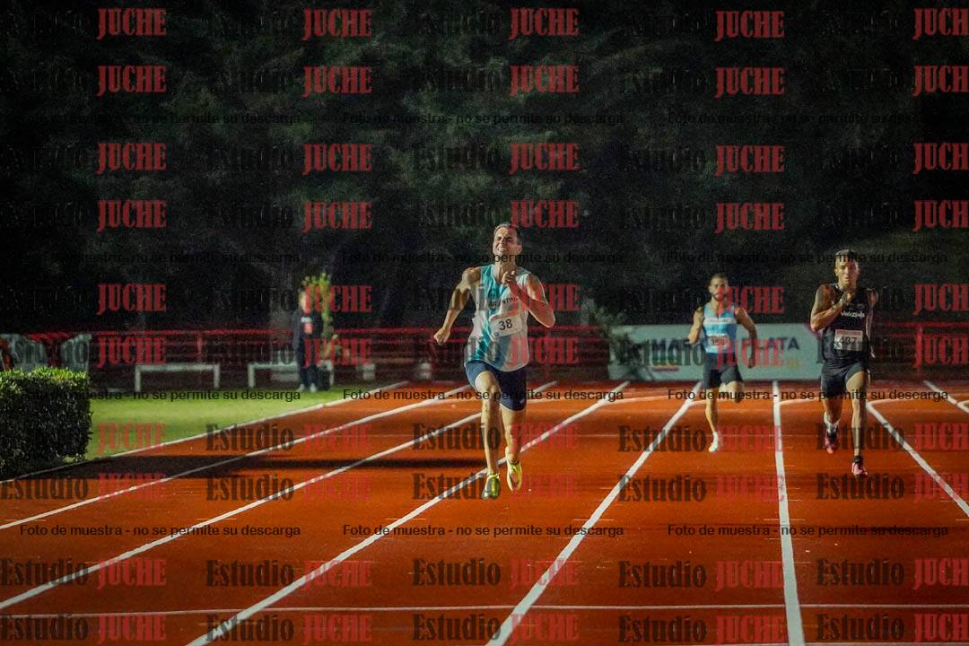 Fotos de los 400 m llanos de varones - deca 5 - serie 1