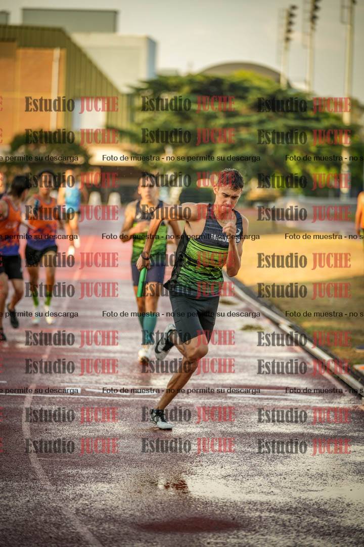 Fotos de las Postas 4x400 m de varones