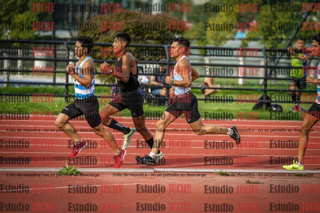 Fotos de los 3000 m llanos de varones