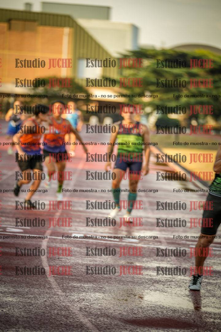 Fotos de las Postas 4x400 m de varones