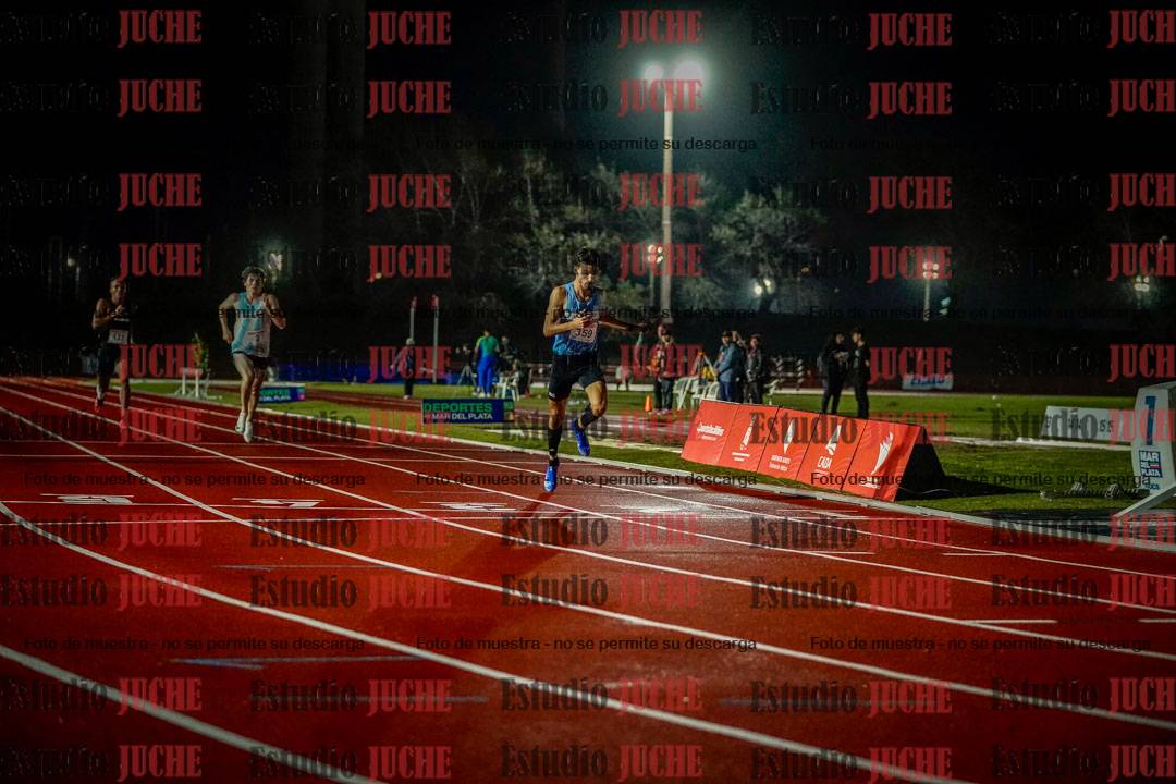 Fotos de los 400 m llanos de varones - deca 5 - serie 1