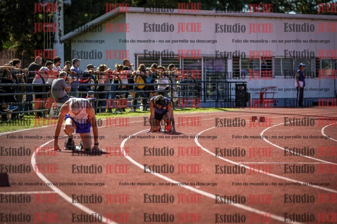 Fotos de los 400 m llanos de varones