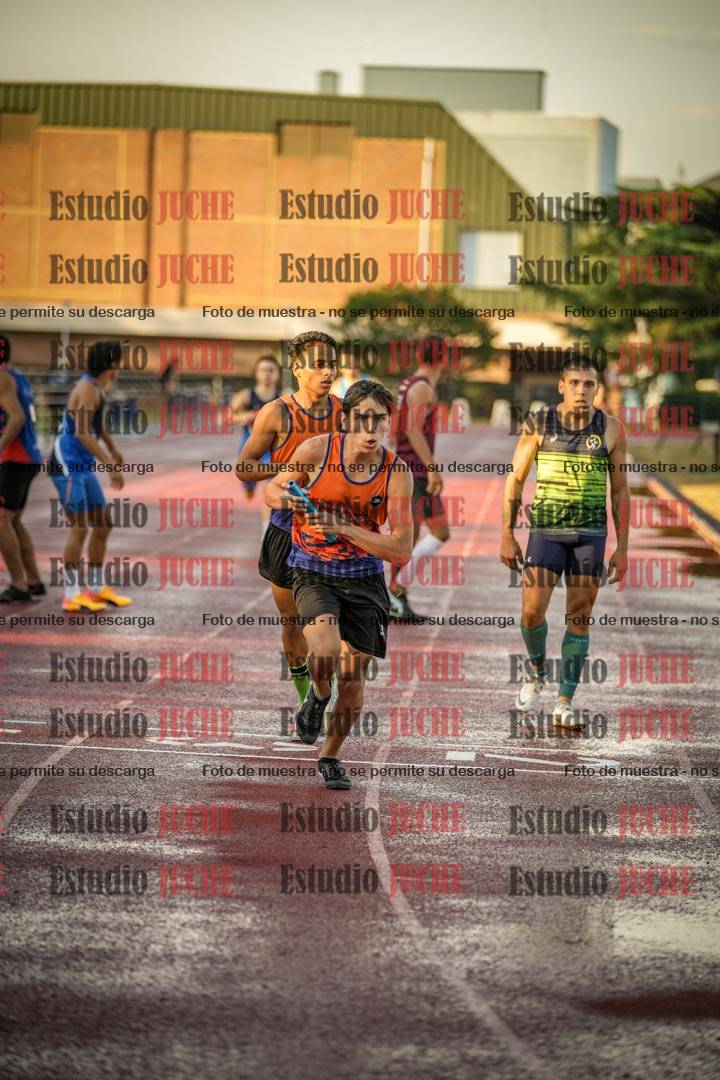 Fotos de las Postas 4x400 m de varones