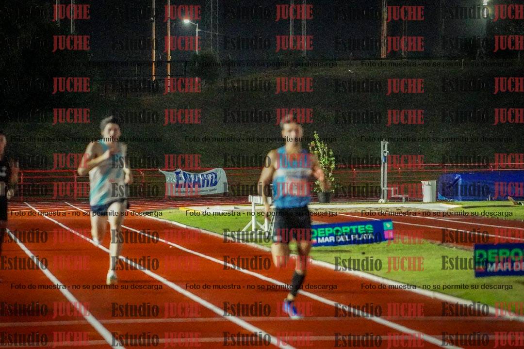 Fotos de los 400 m llanos de varones - deca 5 - serie 1