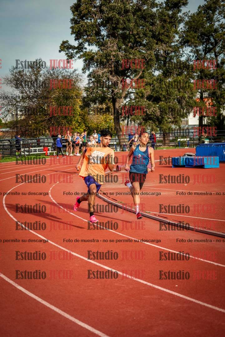 Fotos de las Postas 8x300 m mixta